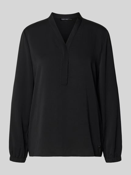 Produktfoto, zwarte Bluse mit V-Ausschnitt und Label-Detail van Marc Cain, dames loose fit blouse, elastische mouwboorden, ruglengte maat 36: 46 cm, mouwlengte maat 36: 60 cm