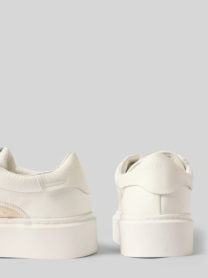 Produktfoto, sneakersy z naturalnej skóry Model 'LE PROMENEUR' od RETERNITY, zaokrąglony kształt, gładka podeszwa, wysokość obcasa 4 cm, wysokość cholewki 7 cm, szerokość w rozmiarze 44: 9 cm