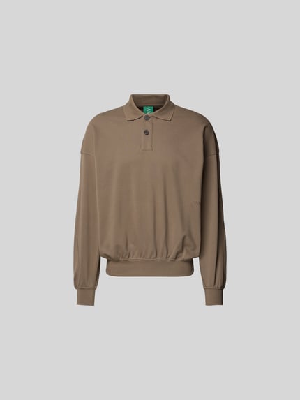 Produktfoto, Sweatshirt mit gerippten Abschlüssen von ANNARR in Braun, reine Baumwolle, lockerer Schnitt, Kentkragen, kurze Knopfleiste.