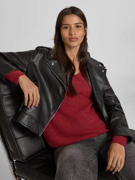 VERO MODA Regular Fit Strickpullover mit V-Ausschnitt Modell 'CREWLEFILE' Rot Melange 3
