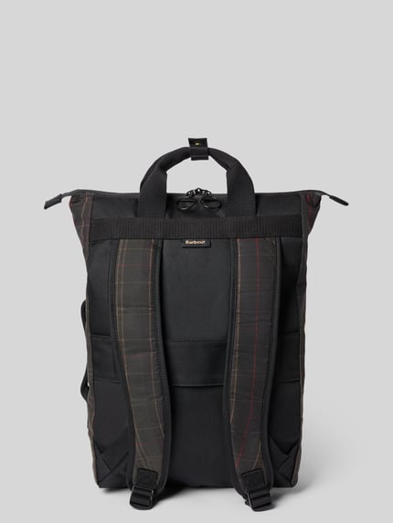 Produktfoto, Rucksack aus reiner gewachster Baumwolle von Barbour in Dunkelgrau mit kariertem Muster und strukturierten Stoffflächen, Herren Rucksack von Barbour.