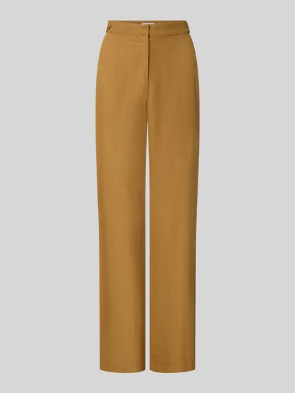 Produktfoto, Weite Hose mit Modal-Mix von Jake*s Casual in warmem Ockerton, glatte Textur, gerade geschnittene Form.