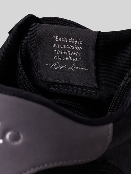 Productfoto, Low Top Sneaker uit echt leer van Polo Ralph Lauren in zwart, mesh en suède, label-print, logostiksel, detailopname