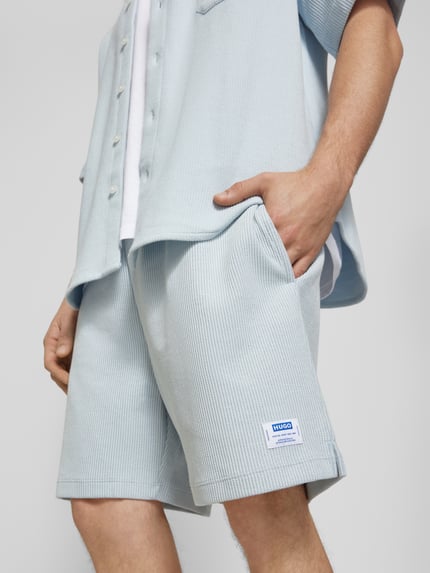 HUGO Blue Regular Fit Sweatshorts mit Strukturmuster Modell 'Nuwafflo' Hellblau 3