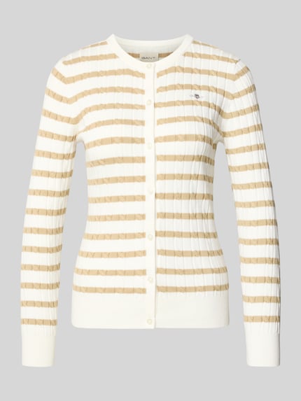 Produktfoto, Strickjacke mit Baumwoll-Anteil von Gant im Zopfmuster, beige-weiße Streifen, Knopfleiste, gerippte Abschlüsse, körpernaher Schnitt
