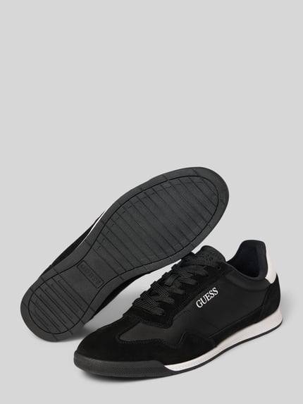 Produktfoto, Sneaker aus Leder-Textil-Mix Modell 'DREAN' von guess, zwarte kleur, afgeronde punt, vetersluiting, labeldetail, hakhoogte 2 cm, schachthoogte 8 cm, schachtbreedte 8 cm
