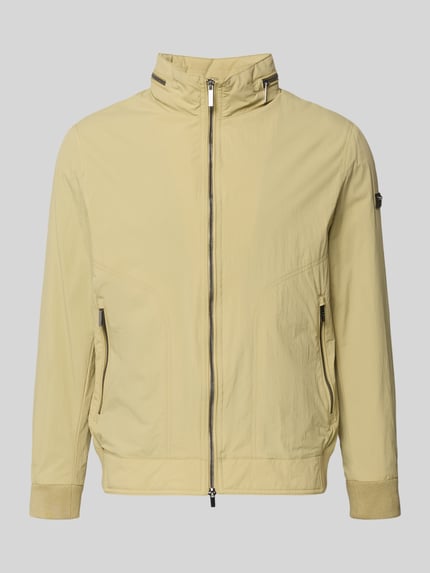 Produktfoto, Regular Fit Jacke mit Stehkragen von bugatti in Beige mit Zweiwege-Reißverschluss, elastischen Ärmelabschlüssen und Logo-Detail