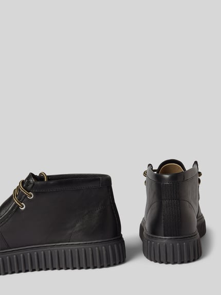 Clarks Boots mit profilierter Sohle Modell 'Torhill Hi' Black 2