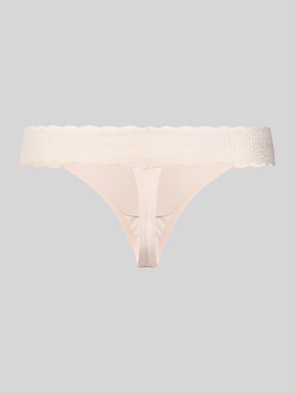 Produktfoto, String mit Spitze am Bund von Jake*s Casual, mieszanka modalu z dodatkiem streczu, dopasowany krój, pas z koronki, jasny kolor, gładka tekstura