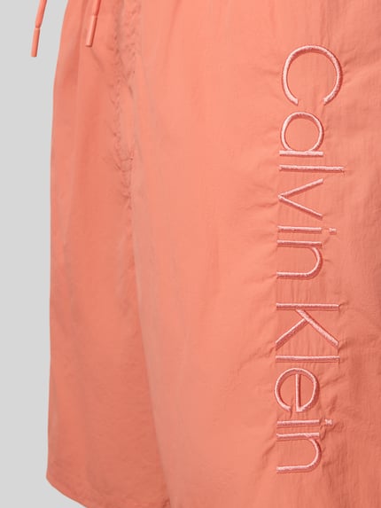 Productfoto, Regular Fit Shorts mit achterzak van Calvin Klein Underwear in perzikkleur met gestikt logo, heren, geïntegreerde slip, tunnelkoord, structuur