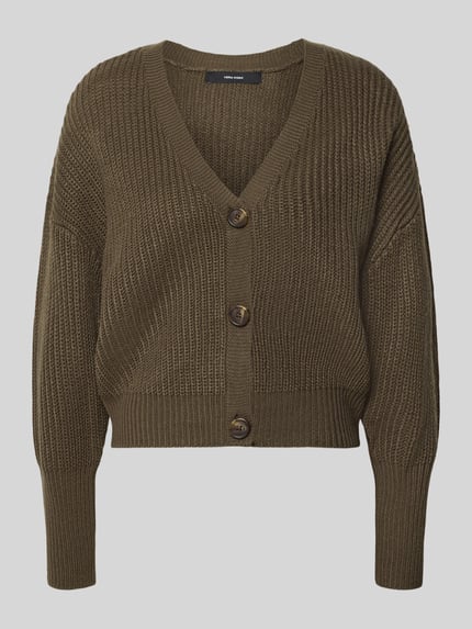 Productfoto, olijfgroene gebreide structuur met grote knopen, Oversized Strickjacke mit V-Ausschnitt model 'LEA' van VERO MODA, Dames