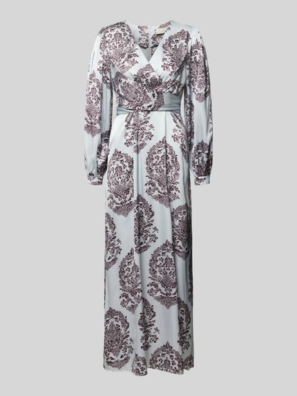 Produktfoto, Maxikleid mit V-Ausschnitt Modell 'Bretti' von Neo Noir, Satin in Hellgrau mit lilafarbenem Muster, taillierter Schnitt, Rückansicht.
