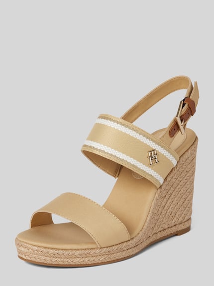 Tommy Hilfiger Sandalette mit Label-Applikation und Keilabsatz Beige 1