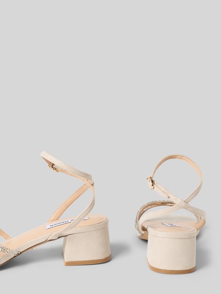 Produktfoto, Sandaletten mit Strasssteinbesatz Modell 'Gabby' von Steve Madden, Damen Sandaletten, abgerundete Passform, Pinschließe, glatte Sohle, Absatzhöhe 5 cm, Schaftweite 6 cm, beige Töne, eckiger Blockabsatz, glatte Oberflächenstruktur