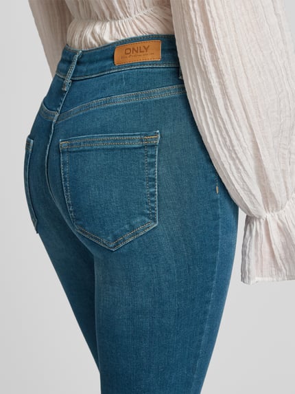 ONLY Jeansy o rozkloszowanym kroju z mieszanki bawełny model ‘BLUSH’ Jeansowy niebieski 3