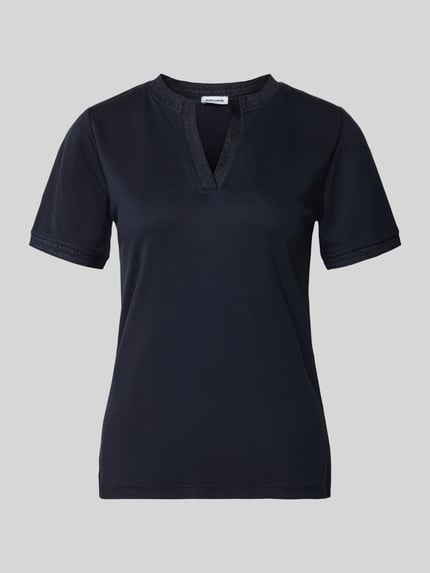 Produktfoto, T-Shirt mit V-Ausschnitt von More & More in Dunkelblau, Modal-Elasthan-Mix, Regular Fit, schimmernde Abschlüsse