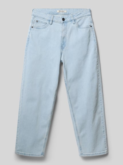 Produktfoto, Straight Fit Jeans mit Logo-Patch von Garcia in hellem Blau, 5-Pocket-Design, Kinder Jeans im Baumwoll-Mix, Knopf- und Reißverschluss.