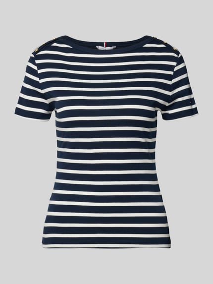 Produktfoto, Slim Fit T-Shirt aus reiner Baumwolle von Tommy Hilfiger in marineblau-weiß gestreifter Optik mit Zierknöpfen und Logo-Detail