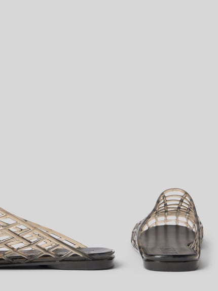 Produktfoto, Clogs in semitransparentem Design von BIANCO w półprzezroczystym efekcie, zaokrąglony czubek, zakładana przez głowę, płaska podeszwa, wysokość obcasa: 2 cm, rozmiar 40