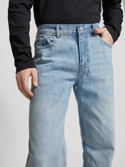 REVIEW Essentials Straight Fit Jeans Hellblau 3