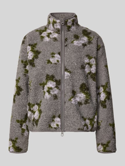 Produktfoto, grau-grüne Regular Fit Teddyjacke mit Allover-Muster Modell 'AUTUMN' von PIECES, Damen Fleecejacke, strukturierte Oberfläche