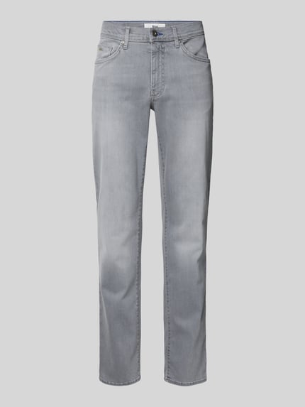 Produktfoto, Straight Fit Jeans mit 5-Pocket-Design Modell 'Cadiz' von Brax, grauer Baumwoll-Lyocell-Mix mit Modal-Anteil, gerader Schnitt, Label-Detail, Knopf- und Reißverschluss, Bundweite 41 cm, Innenbeinlänge 82 cm.