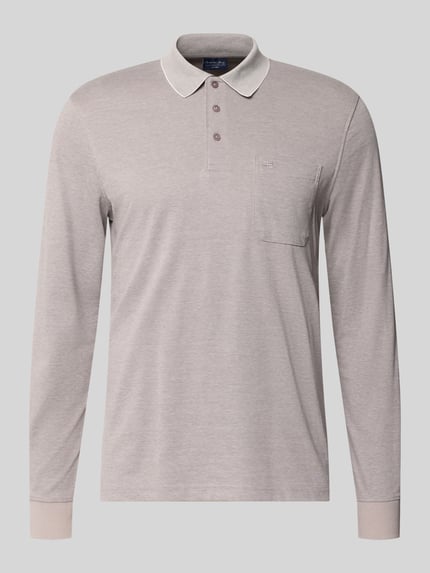 Produktfoto, Regular Fit Poloshirt mit Baumwoll-Anteil von Christian Berg Men in Hellgrau, Langarm, Polokragen, Brusttasche, glatte Struktur