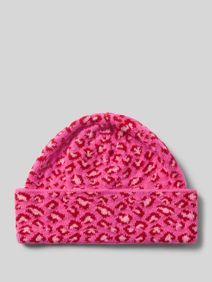 Produktfoto, Mütze aus Schurwolle-Kaschmir-Mix mit Animal-Print von UNIO HAMBURG in kräftigem Pink mit rotem Muster, breiter Umschlag, Ziernähte