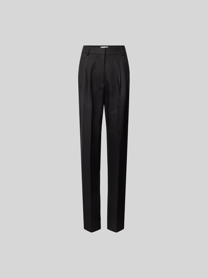 Tapered Fit Anzughose mit Kellerfalten Shop The Look MANNEQUINE