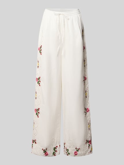 Produktfoto, Regular Fit Weite Hose aus reiner Baumwolle Modell 'JANAI' von Essentiel Antwerp für Damen, weiße Farbfläche mit floralen Stickereien