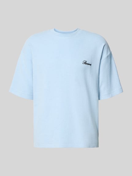 Productfoto, lichtblauw T-Shirt met ronde hals en label-stitching van REVIEW, katoenmix, relaxed fit, ruglengte maat M 64 cm.