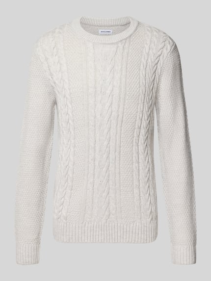 Produktfoto, Regular Fit Strickpullover aus Baumwoll-Mix Modell 'JAMES' von Marc O'Polo, kolor jasny krem, wzór warkoczowy, długość tyłu w rozmiarze M: 68 cm, długość rękawa w rozmiarze M: 69 cm, pulower męski