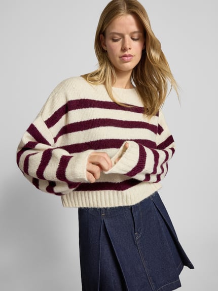 ONLY Sweter z dzianiny o kroju regular fit ze wzorem na całej powierzchni model ‘LAYA’ Bordowy 3