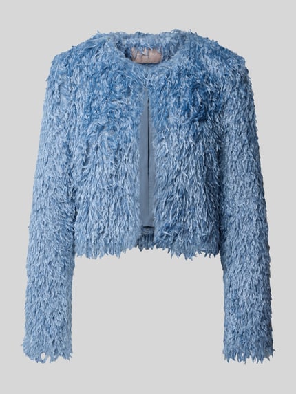 Produktfoto, Cropped Jacke mit Federn von Christian Berg Woman Selection in Hellblau, offene Passform, strukturierte Oberfläche, Rundhalsausschnitt