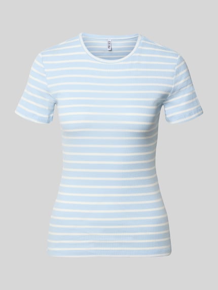 Produktfoto, Slim Fit T-shirt uit katoenmix Model 'RUKA' van Pieces, lichtblauw met wit streepmotief, fijnribstructuur, dames, ronde hals, korte mouw, effen kleuren, materiaalverwerking katoenmix
