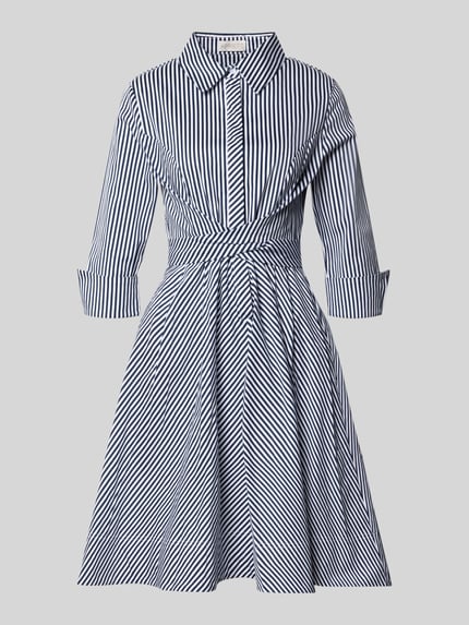 Produktfoto, Hemdblusenkleid mit Taillenband von Apricot in Blau-Weiß, gestreifter Baumwoll-Elasthan-Mix, taillierte Midilänge, Kentkragen, 3/4-Arm