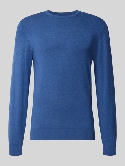 Produktfoto, Strickpullover mit geripptem Rundhalsausschnitt von MCNEAL in Blau, taillierte Passform, glatte Textur, gerippte Abschlüsse