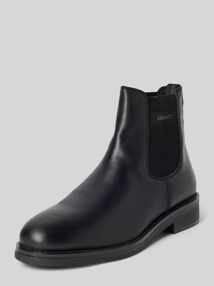 Productfoto, zwarte chelsea boots van glad rundleer, model 'Prepdale' van GANT, Heren Chelseas, eenvoudige textuur, neutrale achtergrond