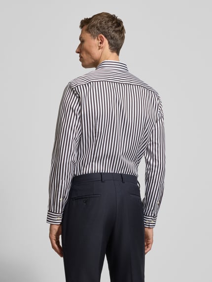 Jake*s Slim Fit Business Hemd aus Baumwolle mit Haifischkragen Dunkelbraun 5