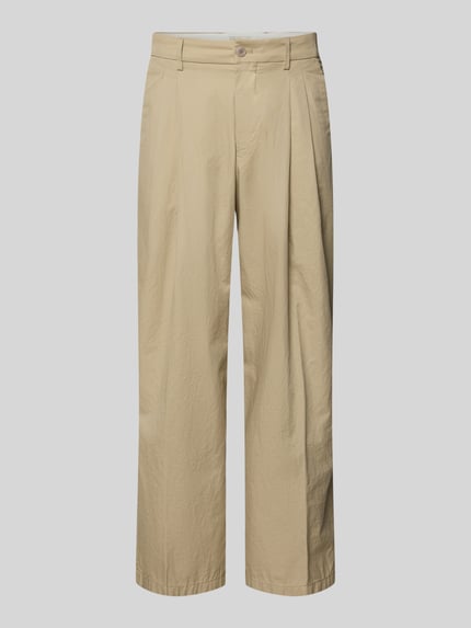 Produktfoto, beigefarbene Stoffhose mit Biesen und Eingrifftaschen Modell 'LEEK' von Drykorn aus reiner Baumwolle, Wide Leg Fit, helle glatte Textur