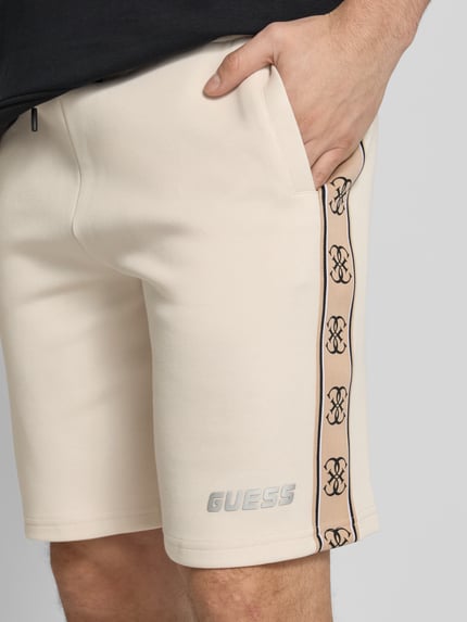 GUESS Activewear Regular fit sweatshorts met labelprint, model 'MICKEY' Beige - 3