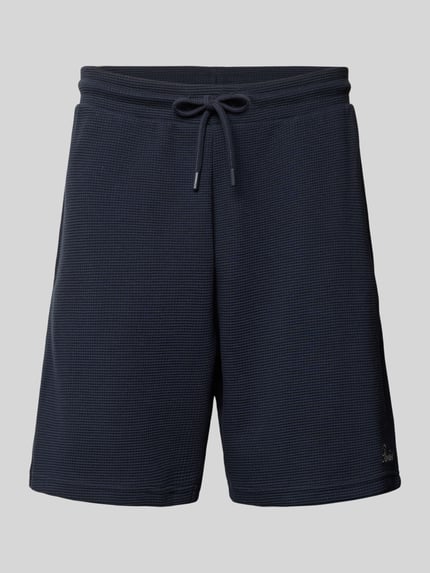 Produktfoto, Shorts mit Strukturmuster von REVIEW, dunkelblau, Baumwoll-Mix, Regular Fit, elastischer Bund, feine Struktur, Studioaufnahme
