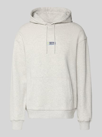 Produktfoto, Hoodie mit Logo-Print Modell 'Chase' von Les Deux in Hellgrau, reine Baumwolle, Loose Fit, Kapuze, Känguru-Tasche, elastische Bündchen