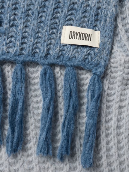 DRYKORN Szal z detalem z logo i frędzlami model ‘RISHA’ Jasnoniebieski melanż 2