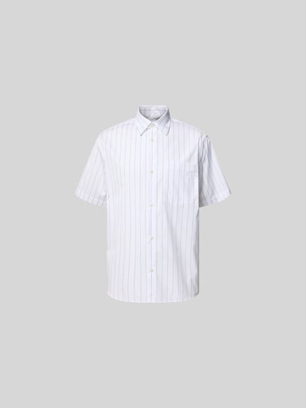 Produktfoto, Classic Fit Freizeithemd aus Baumwolle von ANNARR, białe z cienkimi paskami, brustasza, krótki rękaw, przezroczysta textura, na całej długości listwa guzikowa, długość tyłu w rozmiarze M: 81 cm, szerokość w rozmiarze M: 48 cm, długość rękawów w rozmiarze M: 28 cm