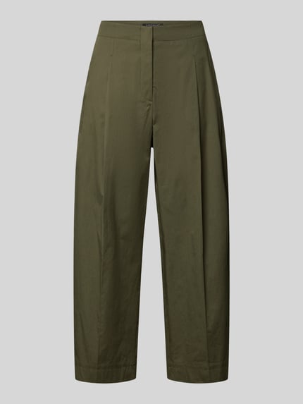Produktfoto, Caprihose mit Gesäßtasche van Luisa Cerano in olijfgroen, mix van katoen en elastaan, relaxed fit, persplooien, bandwijdte maat 36: 41 cm, binnenbeenlengte maat 36: 63 cm