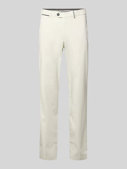 Produktfoto, Regular Fit Chino mit Eingrifftaschen Modell 'Peaker' von Hiltl in cremeweiß, glatte Baumwoll-Elasthan-Oberfläche, gerade Form, Herren Chino mit 45 cm Bundweite und 84 cm Innenbeinlänge bei Größe 50