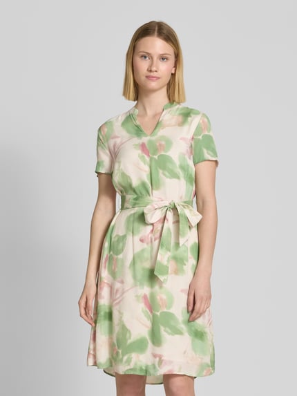 MORE & MORE Knielanges Kleid aus Viskose mit Tunikakragen Hellgruen 4