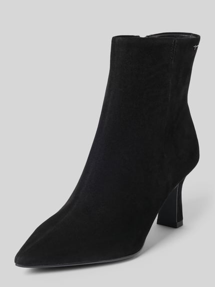Produktfoto, schwarze Stiefeletten aus echtem Rindsleder von Tamaris, glatte Oberfläche, spitze Form, Damen Stiefeletten von Tamaris