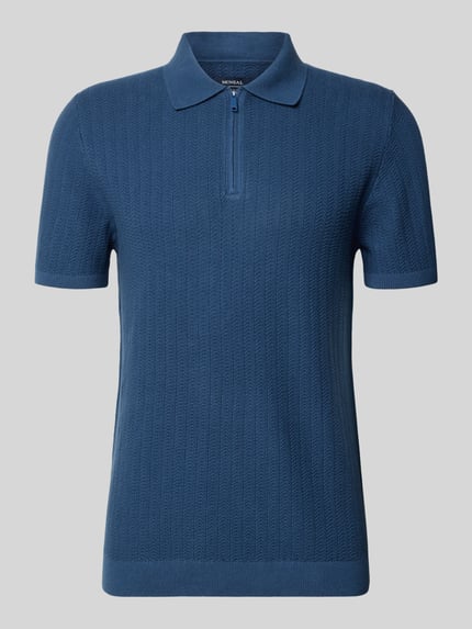 Produktfoto, poloshirt met korte ritssluiting en polokraag van MCNEAL in blauw, biologisch katoen, body fit, ribboorden, heren